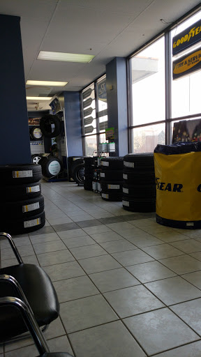 Tire Shop «De Re Tire & Auto Inc.», reviews and photos, 430 Nelson Rd, New Lenox, IL 60451, USA