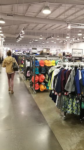 Clothing Store «Nike Factory Store», reviews and photos, 243 Tanger Dr Suite 243, Williamsburg, IA 52361, USA