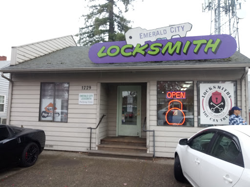 Locksmith «Emerald City Locksmith», reviews and photos, 1229 W 7th Ave, Eugene, OR 97402, USA