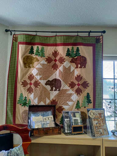 BEAR COUNTRY QUILTS & GIFTS image