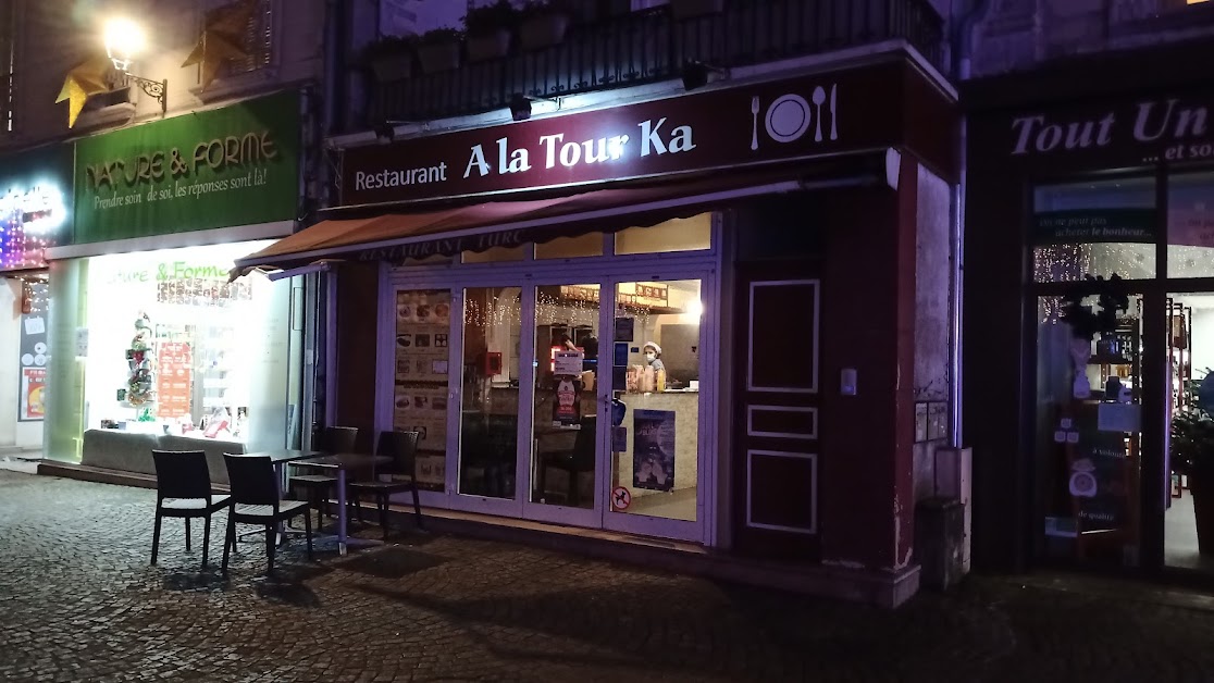 A la Tour Ka à Vendôme