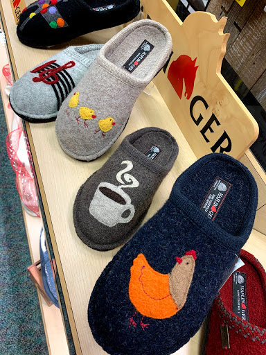 Shoe Store «Gimres Shoe Store Hillsboro», reviews and photos, 256 E Main St, Hillsboro, OR 97123, USA