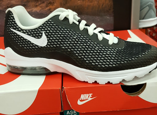 Shoe Store «Shoe Carnival», reviews and photos, 3408 S Glenstone Ave, Springfield, MO 65804, USA