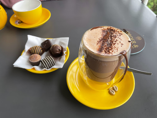 Mayfield Patisserie & Chocolates Cafe – Montville