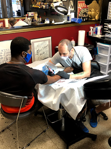 Tattoo Shop «Dallas Tattoo & Arts Company», reviews and photos, 2712 Live Oak St, Dallas, TX 75204, USA