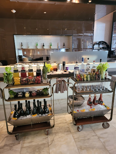 Shopping Mall «Fontainebleau Shops», reviews and photos, 4441 Collins Ave, Miami Beach, FL 33140, USA