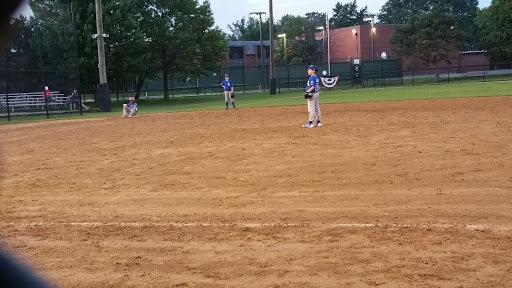 Park «Hinkley Park», reviews and photos, 25 Busse Hwy, Park Ridge, IL 60068, USA