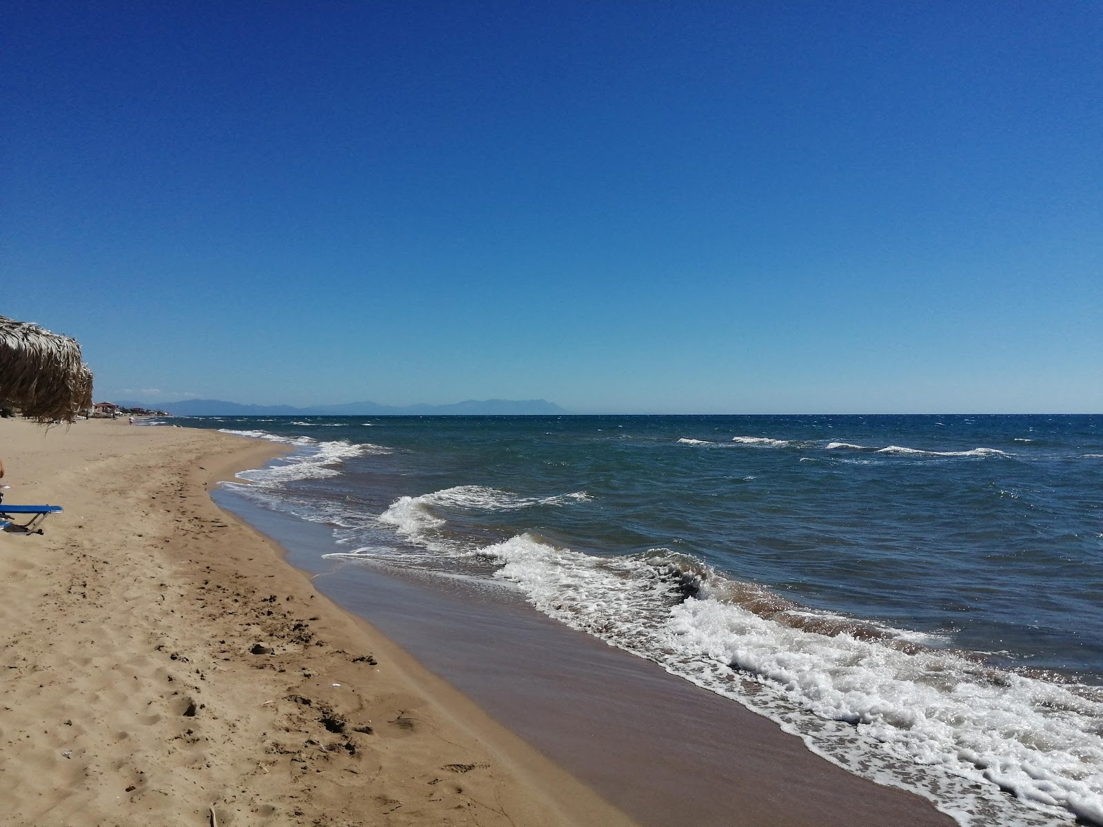 Fotografija Paralia Spiantza z svetel fin pesek površino