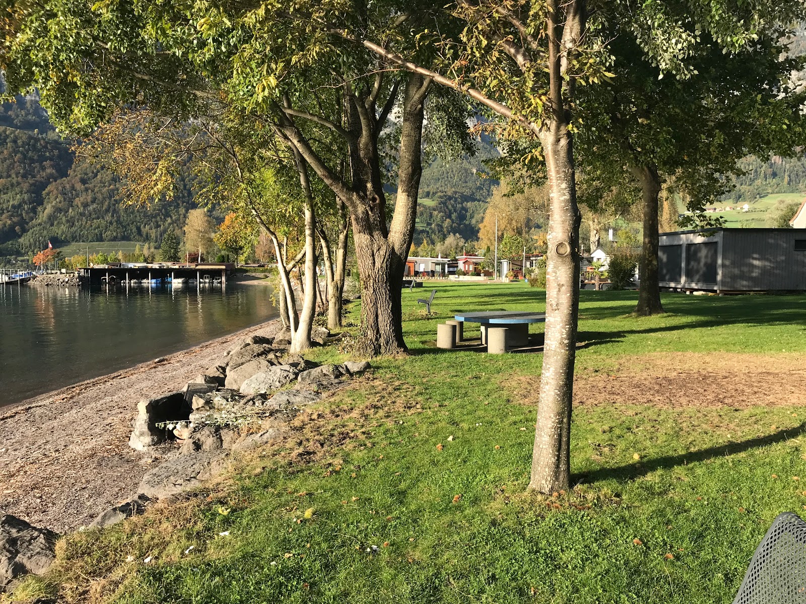 Foto av Stranden i södra Walenstadt - populär plats bland avkopplingskännare