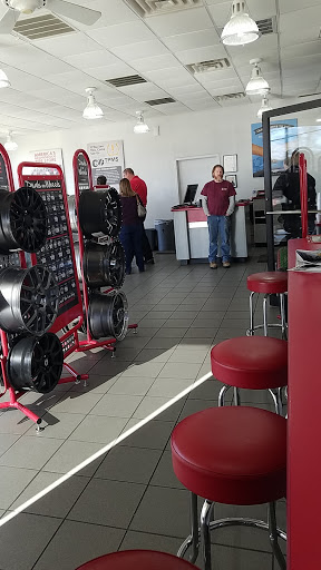 Tire Shop «Discount Tire Store - Gainesville, GA», reviews and photos, 361 Shallowford Rd, Gainesville, GA 30504, USA