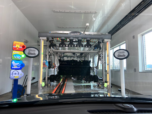 Diamond Glow Car Wash en Neenah
