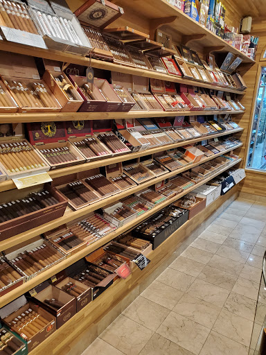 Tobacco Shop «PLYMOUTH CIGARS AND TOBACCO», reviews and photos, 16605 County Rd 24 #203, Plymouth, MN 55447, USA