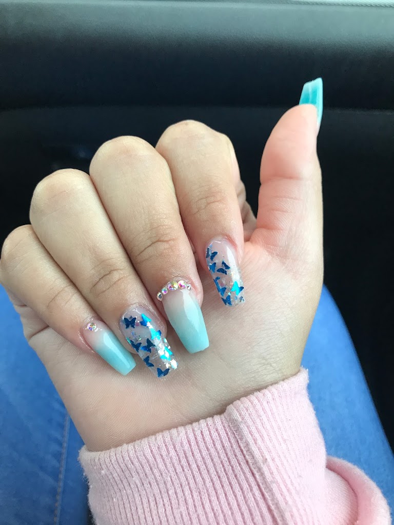 T & K Nails 92703