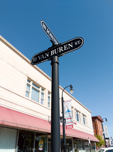 Coffee Shop «Starbucks», reviews and photos, 129 E Van Buren St B, Woodstock, IL 60098, USA