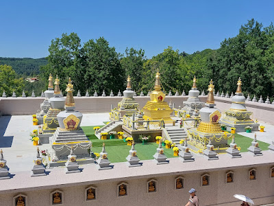 Stupas de Chanteloube à Plazac