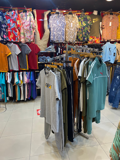 الكهف الأسود للملابس الرجالية 