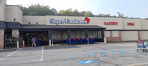 Grocery Store «Super Foodtown of East Stroudsburg», reviews and photos, 232 Fox Run Ln, East Stroudsburg, PA 18302, USA