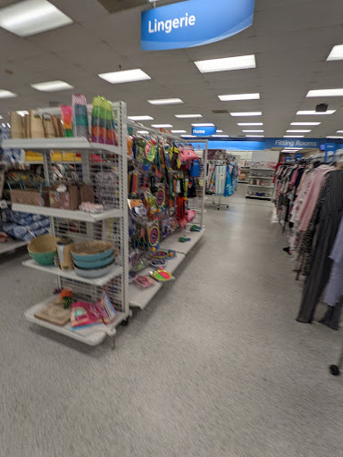 Clothing Store «Ross Dress for Less», reviews and photos, 352 S College Rd, Wilmington, NC 28403, USA