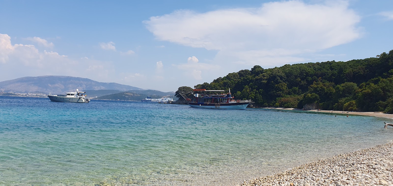 Photo de Vromolimni Beach zone sauvage