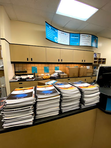 Shipping and Mailing Service «The UPS Store», reviews and photos, 8926 N Greenwood Ave, Niles, IL 60714, USA