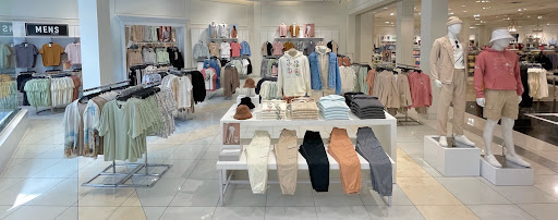Clothing Store «F21 XXI», reviews and photos, 210 Andover St, Peabody, MA 01960, USA