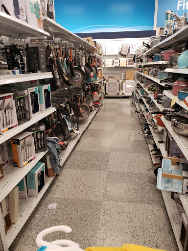 Clothing Store «Ross Dress for Less», reviews and photos, 9727 Laurel Canyon Blvd, Arleta, CA 91331, USA