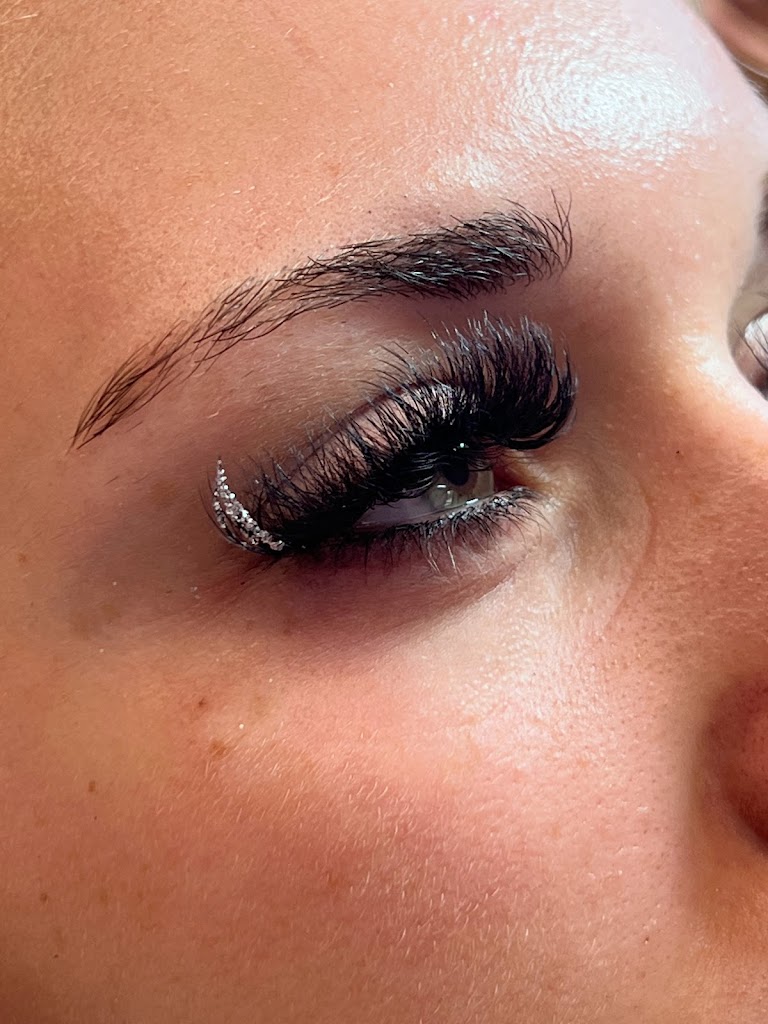 Butterfly Kisses Lash Lounge LLC 63026