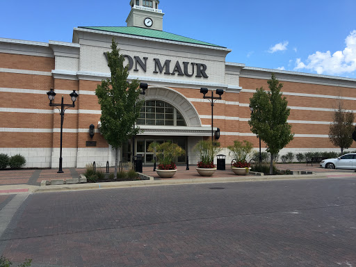 Von Maur, 115 Iowa River Landing Pl, Coralville, IA 52241, USA, 