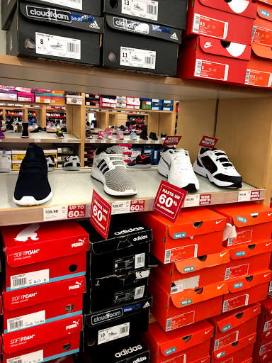 Shoe Store «WSS», reviews and photos, 460 San Fernando Mission Blvd, San Fernando, CA 91340, USA