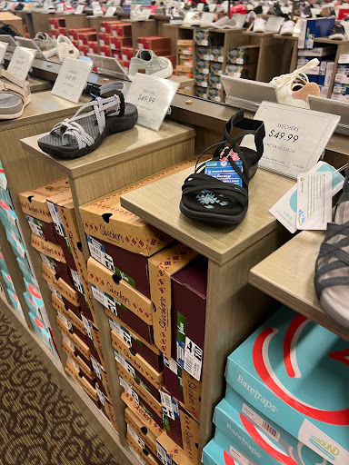 Shoe Store «DSW Designer Shoe Warehouse», reviews and photos, 937 Watters Creek Blvd, Allen, TX 75013, USA