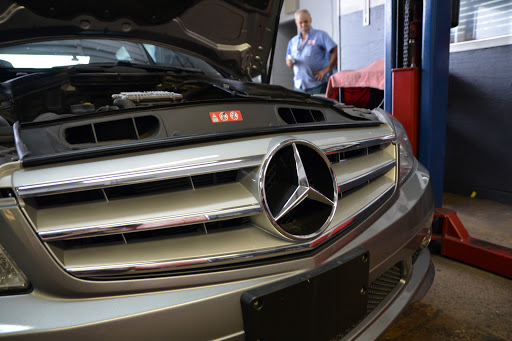 Auto Repair Shop «Euro Auto Performance», reviews and photos, 299 E Oakland Park Blvd, Oakland Park, FL 33334, USA