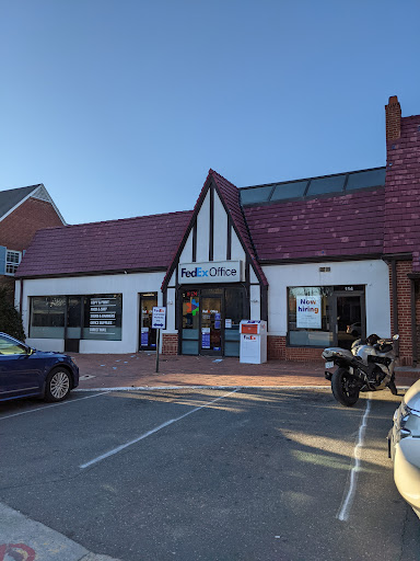 Print Shop «FedEx Office Print & Ship Center», reviews and photos, 114 W Franklin St, Chapel Hill, NC 27516, USA