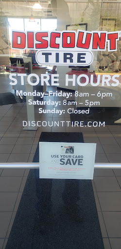 Tire Shop «Discount Tire Store - Shoreline, WA», reviews and photos, 19905 Aurora Ave N, Shoreline, WA 98133, USA