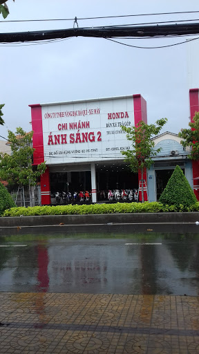 Cửa Hàng Xe Máy Ánh Sáng