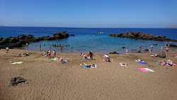 Photo de Plage de Playa Chica - endroit populaire parmi les connaisseurs de la détente