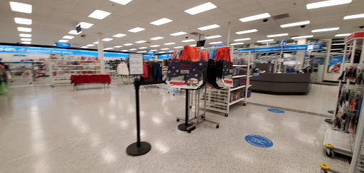 Clothing Store «Ross Dress for Less», reviews and photos, 1844 E Ridge Pike, Royersford, PA 19468, USA