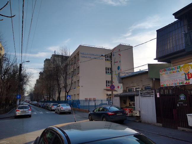 Opinii despre Școala Gimnazială Numărul 4 în București - Școală