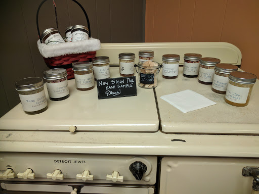 Souvenir Store «The Wild Olive», reviews and photos, 37 W Main St, Nashville, IN 47448, USA