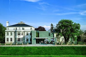 Art and Culture Foundation Opel Villas Rüsselsheim image