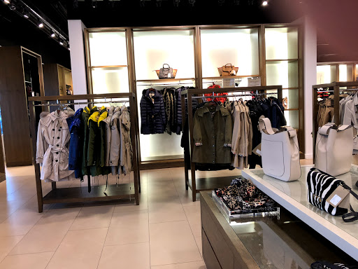 Clothing Store «Burberry Outlet», reviews and photos, 1 Outlet Blvd, Wrentham, MA 02093, USA