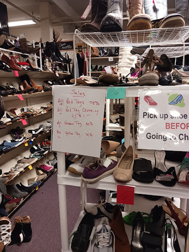 Thrift Store «Fort Myer Thrift Shop», reviews and photos, 224 Forrest Cir, Fort Myer, VA 22211, USA