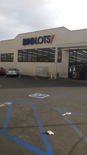 Big Lots, 2900 W Rosecrans Ave, Gardena, CA 90249, USA, 