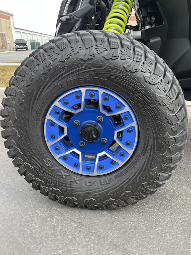 Tire Shop «Discount Tire Store - Layton, UT», reviews and photos, 881 W Hill Field Rd, Layton, UT 84041, USA