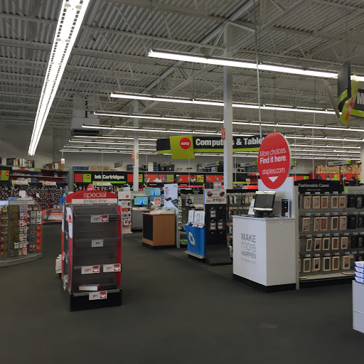 Office Supply Store «Staples», reviews and photos, 335 Haggerty Rd, Walled Lake, MI 48390, USA