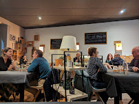 Atmosphère du Restaurant Le cheval Blanc Resto Bistrot - Bar à Argentré-du-Plessis - n°2