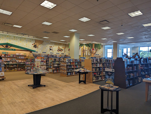 Barnes & Noble image