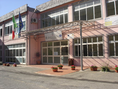 Istituto Comprensivo Statale Di Luzzi Via Chiusa, 1, 87040 Luzzi CS, Italia
