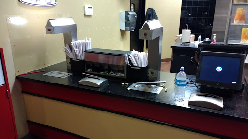 Movie Theater «Regal Cinemas Beaver Creek 12», reviews and photos, 1441 Beaver Creek Commons Dr, Apex, NC 27502, USA