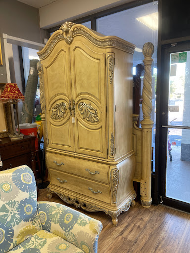 Thrift Store «You Never Know Thrift Store», reviews and photos, 5529 Manatee Ave W, Bradenton, FL 34209, USA