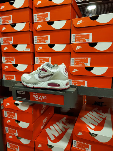 Sporting Goods Store «Nike Factory Store», reviews and photos, 1111 N Roosevelt Dr #400, Seaside, OR 97138, USA